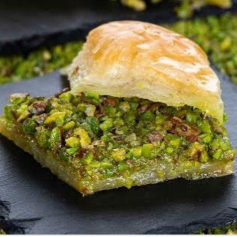 Classic Turkish Baklava Tray 63pcs